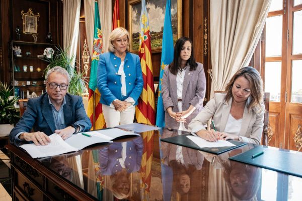 Begoña Carrasco firma la sexta vivienda social para ampliar el parque municipal de Castellón