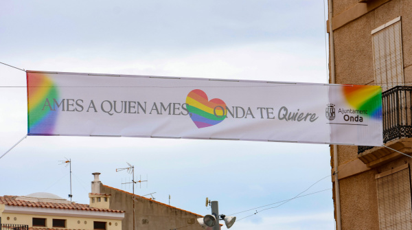 Onda alça la veu per la igualtat i el respecte en un emotiu acte institucional contra la LGTBIfòbia