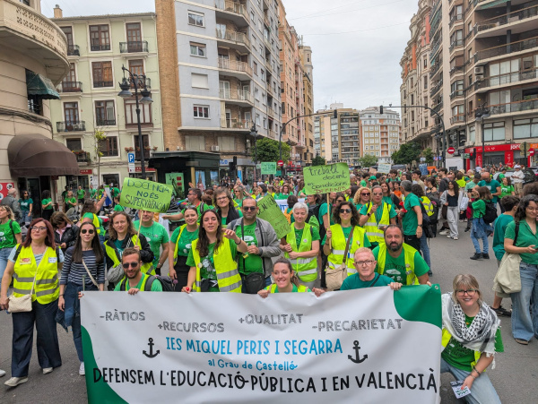 La Conselleria propone recortar tres docentes en el IES Miquel Peris del Grau, alertan de consecuencias educativas