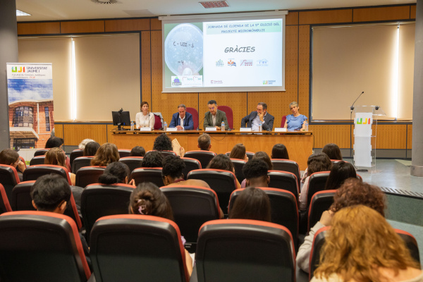 La quinta edición de MicroMón UJI concluye con la participación de 16 estudiantes de secundaria y 78 voluntarios universitarios