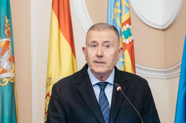 El gobierno de Begoña Carrasco defiende a los vecinos ante críticas del PSOE por el almacén de residuos inertes en la carretera de l'Alcora