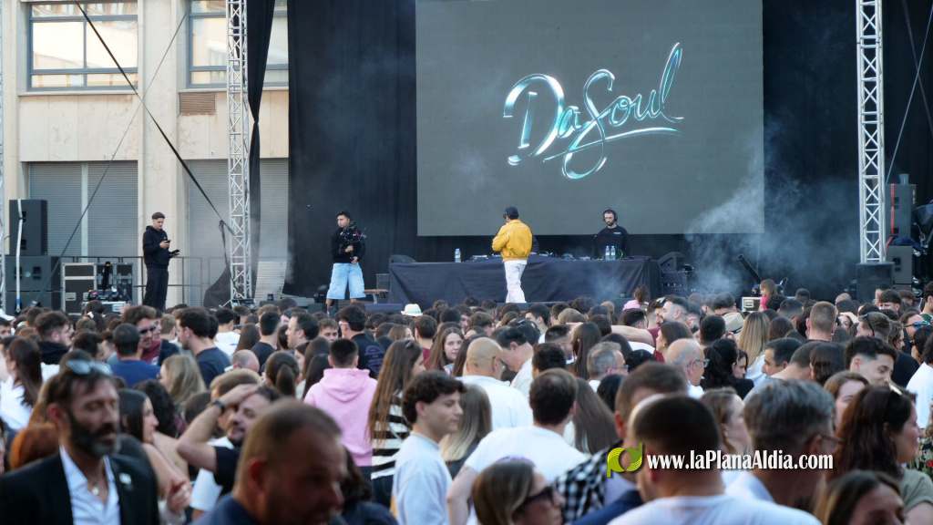 III Crida Fest: concerts i reconeixement a Gloria Mata Can�s amb l'entrega d'un diploma