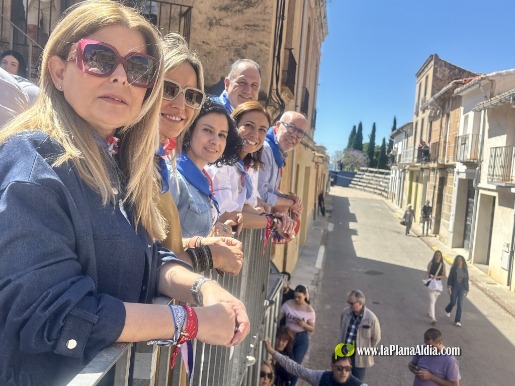Almassora vibra amb un encierro multitudinari de bous cerrils