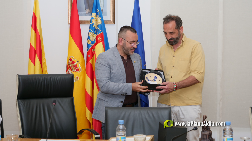 Bordegassos de Vilanova i la Geltr� visiten Vila-real en un acte de fraternitat entre ciutats germanes