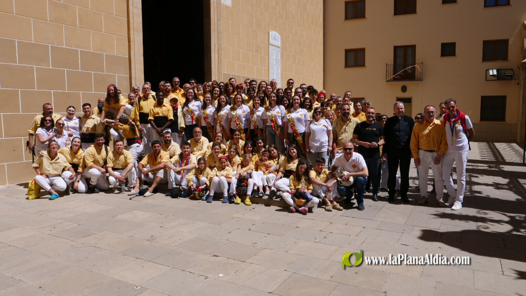 Bordegassos de Vilanova i la Geltr� visiten Vila-real en un acte de fraternitat entre ciutats germanes