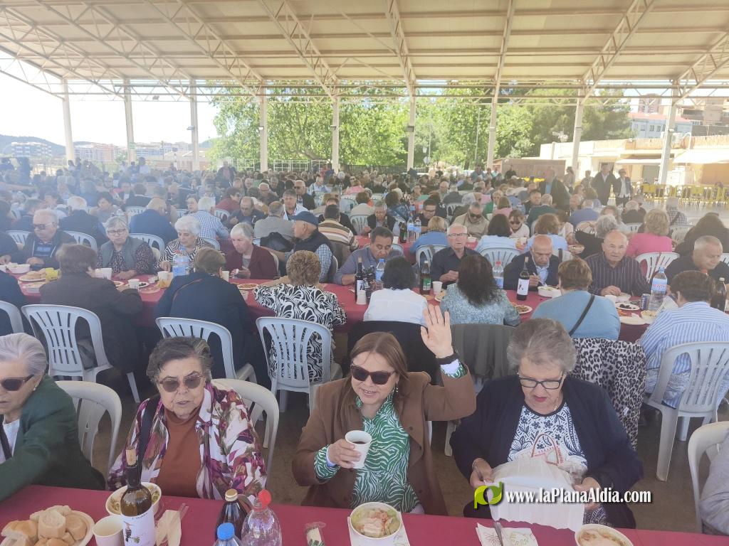Cerca de mil jubilados en la Paella de San Isidro de Alcora 