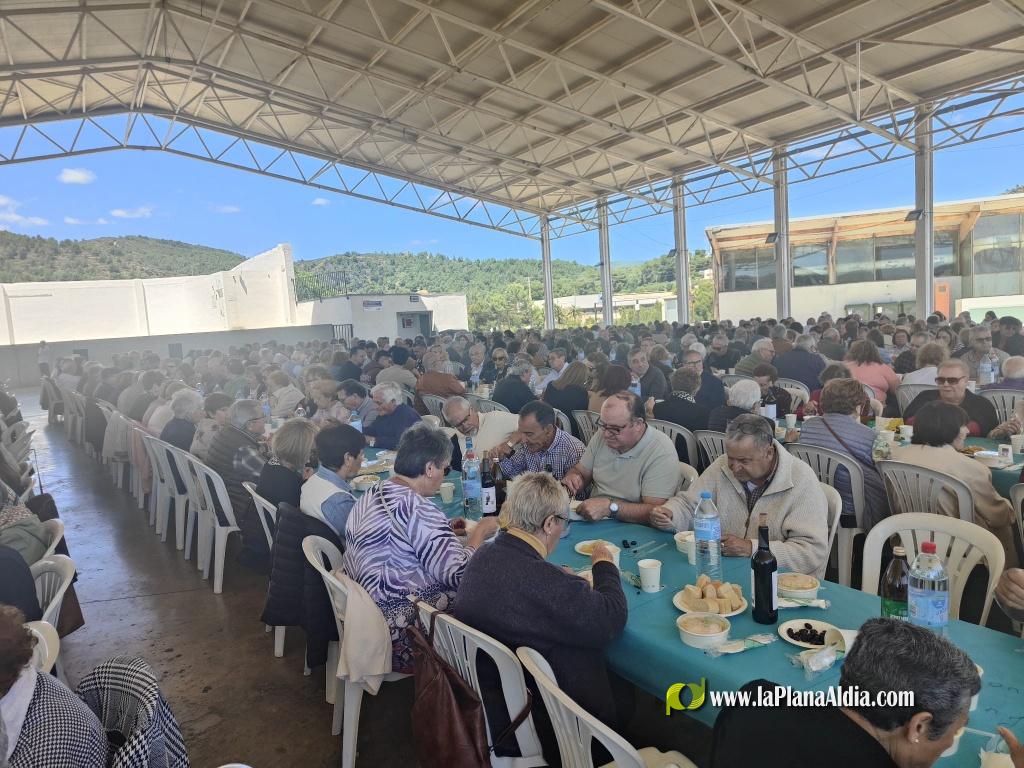 Cerca de mil jubilados en la Paella de San Isidro de Alcora 