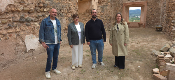 garcia-valls-visita-castellnovo-para-conocer-el-proyecto-de-rehabilitacion-del-castillo-palacio-de-beatriz-de-borja