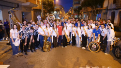 La Reina i les dames de la ciutat visiten la Nit de Xulla junt al batle Jos� Benlloch i altres representants municipals