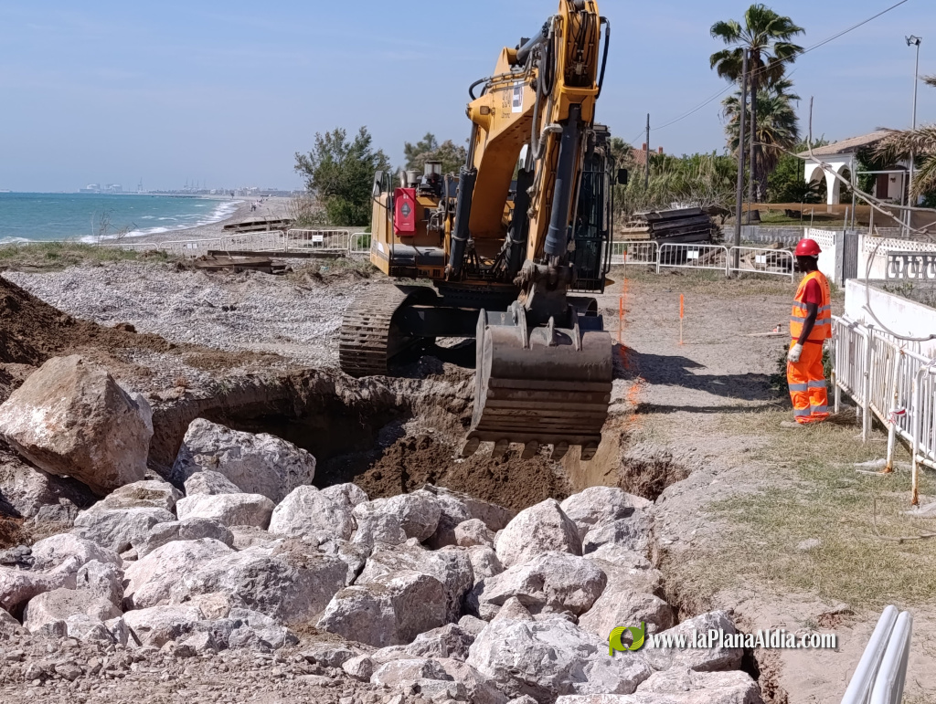 Comencen les obres de recuperaci� a la zona sud de la Platja Casablanca despr�s dels temporals