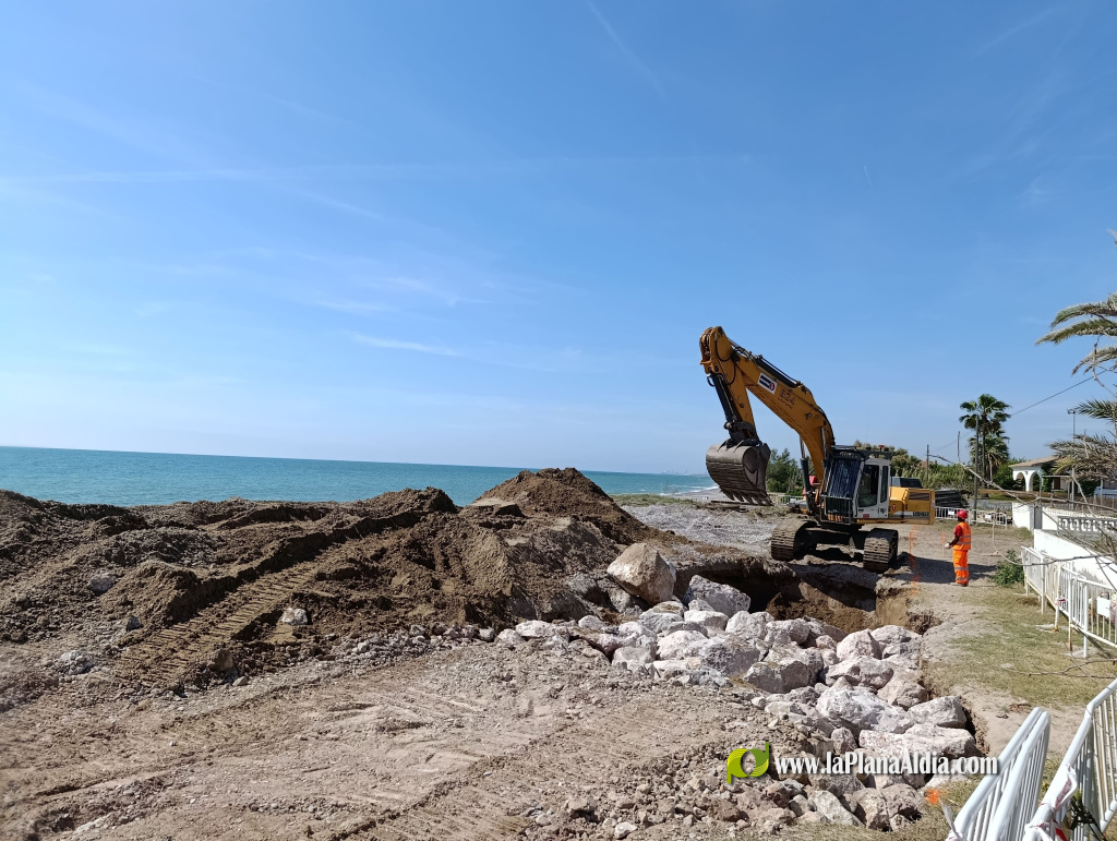 Comencen les obres de recuperaci� a la zona sud de la Platja Casablanca despr�s dels temporals