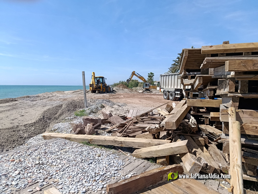 Comencen les obres de recuperaci� a la zona sud de la Platja Casablanca despr�s dels temporals