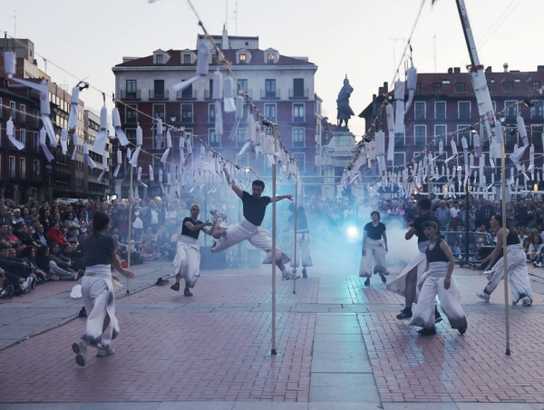 Visitants lleva a Mutxamel su Mascletà poètica, reinterpretación escénica de la mascletà dentro del ciclo Mutxamel en Danza