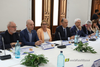 La Generalitat aboga por el diálogo con los agentes económicos y sociales para impulsar políticas que favorezcan el crecimiento, la cohesión social y la capacidad de respuesta ante emergencias