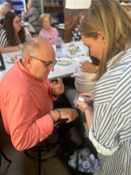 Vila-real reuneix a Pasquals i Pasquales amb Villarreal i celebra un dinar de pensionistes i una visita a una exposici�