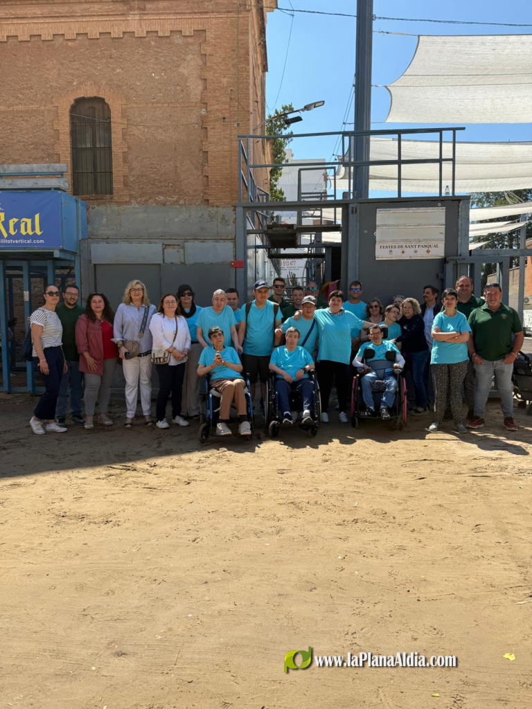 Vila-real reuneix a Pasquals i Pasquales amb Villarreal i celebra un dinar de pensionistes i una visita a una exposici�