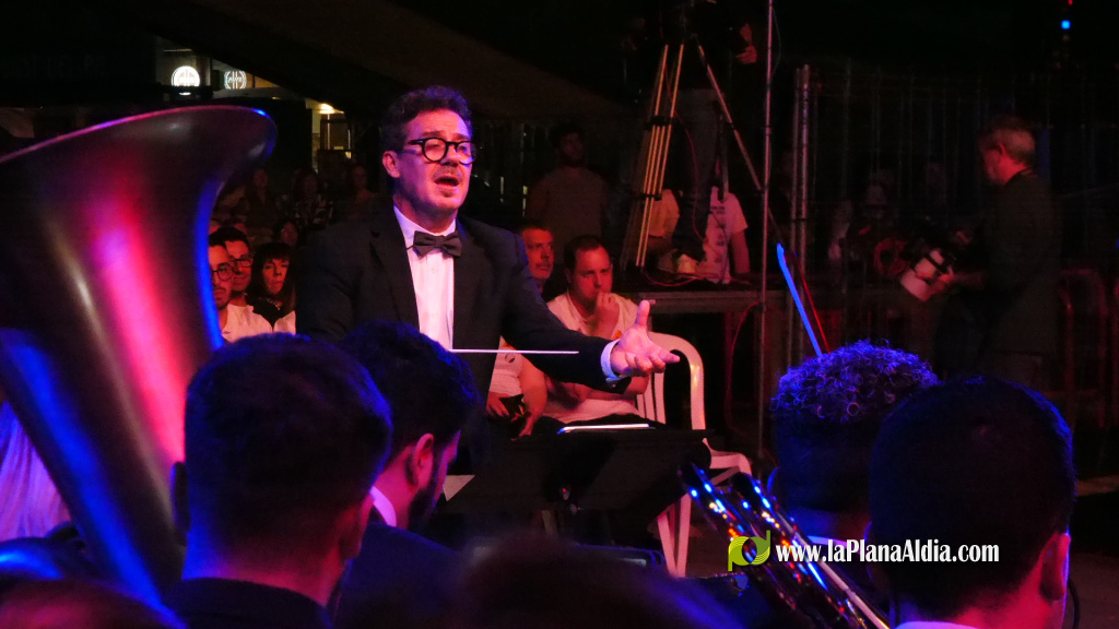 Vila-real Talent omple la Pla�a Major amb un espectacle multidisciplinari que va reunir a m�s de 250 persones implicades, sota la direcci� de Rosanna i Gisela Morales, i amb el mentalista Toni Pons com a artista convidat
