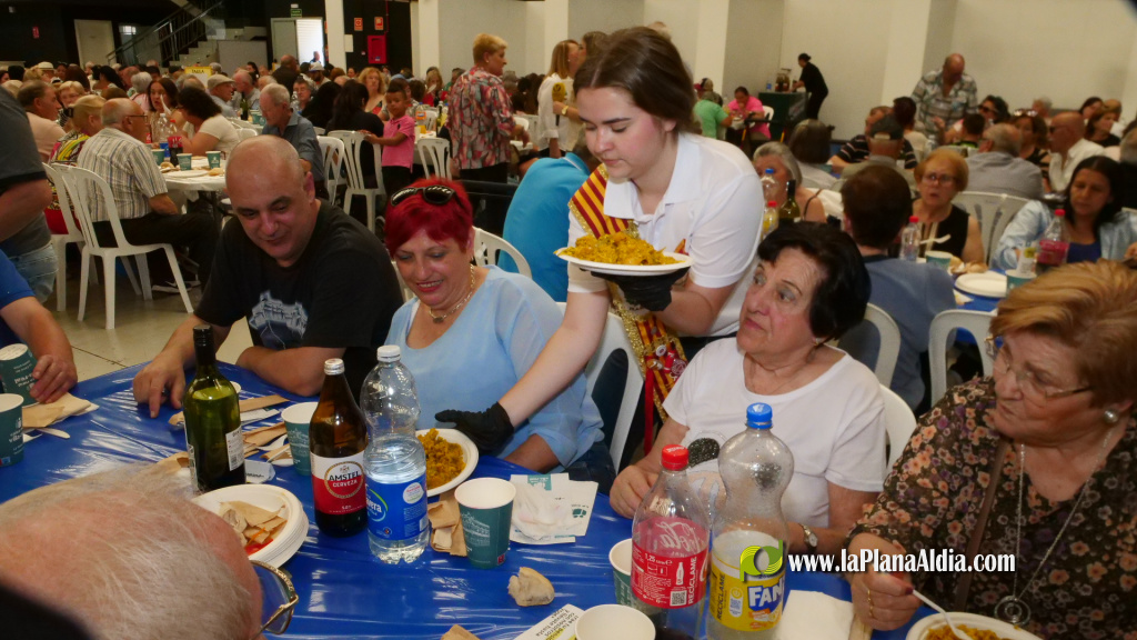 La tradicional festa de la tercera edat al Centre de Congressos, Fires i Trobades reuneix unes 1.200 persones