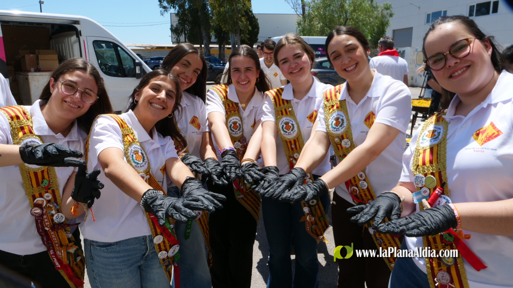 La tradicional fiesta de la tercera edad en el Centre de Congressos, Fires i Trobades re�ne a unas 1.200 personas