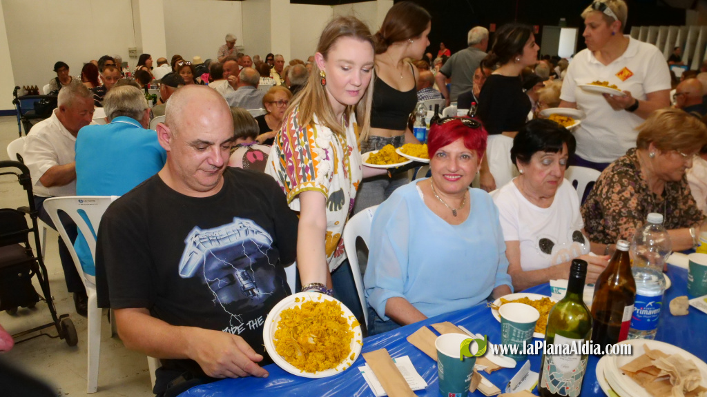 La tradicional fiesta de la tercera edad en el Centre de Congressos, Fires i Trobades re�ne a unas 1.200 personas