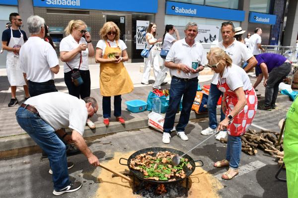 mas-de-1-800-personas-participan-en-el-90-o-concurso-de-paellas-y-el-47-o-dinar-de-paellas-en-vila-real