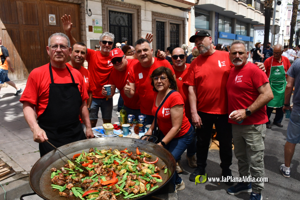 M�s de 1.800 personas participan en el 90.� Concurso de paellas y el 47.� Dinar de paellas en Vila-real