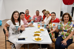 M�s de 1.800 personas participan en el 90.� Concurso de paellas y el 47.� Dinar de paellas en Vila-real
