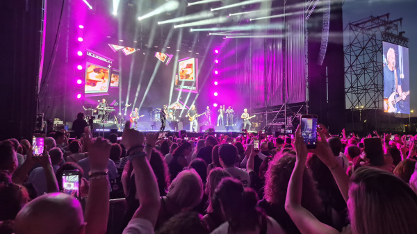 Castellón acoge a Hombres G y se asienta en el mapa de las grandes giras musicales