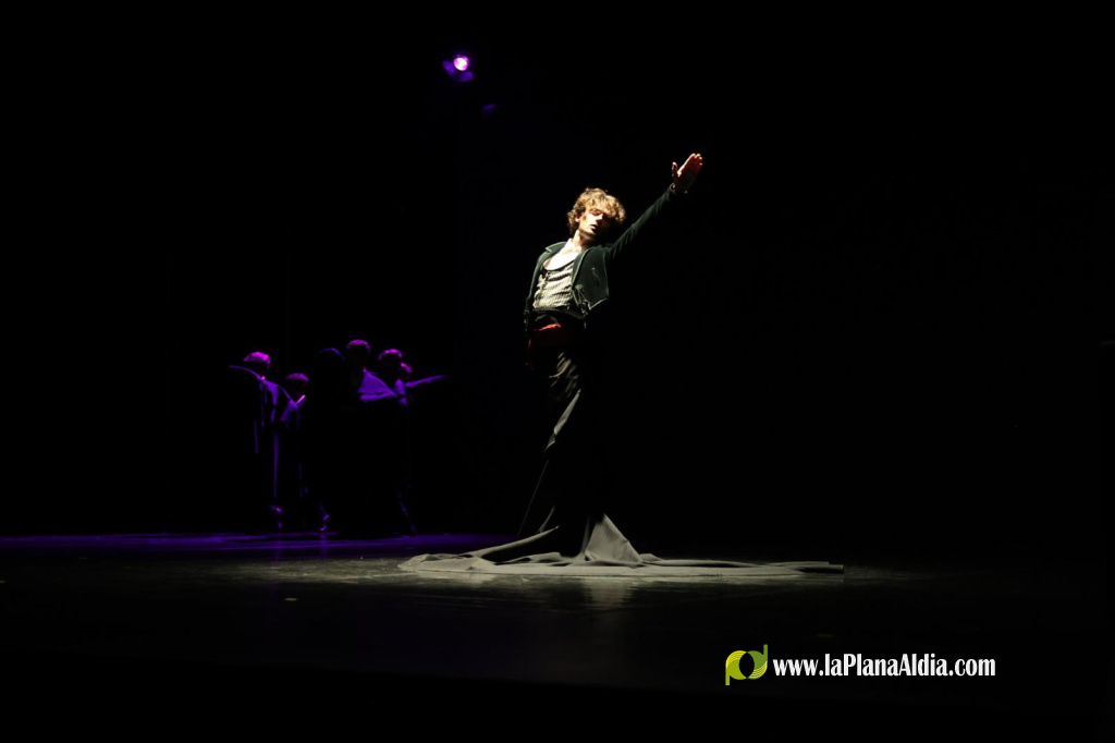 Burriana llena el Teatre Pay� para la gala de danza 'Danza: Aqu� y Ahora' con m�s de 90 bailarines