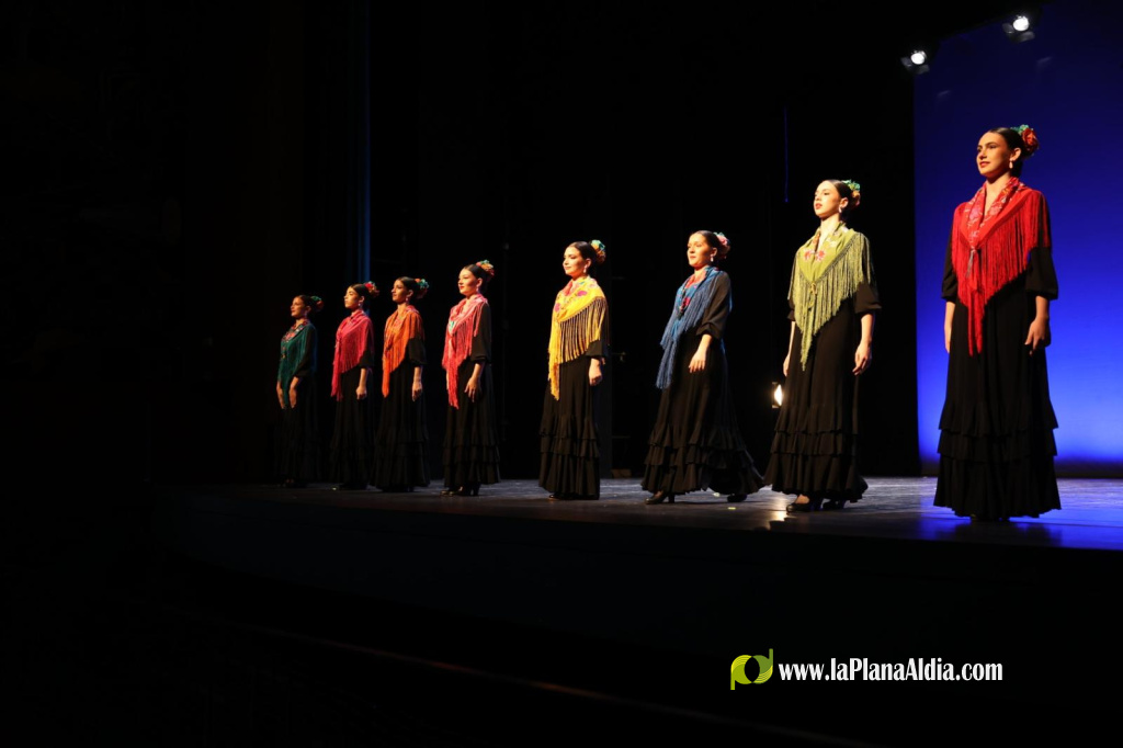 Burriana llena el Teatre Pay� para la gala de danza 'Danza: Aqu� y Ahora' con m�s de 90 bailarines