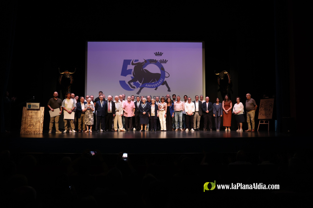 Burriana celebra la gala del 50� aniversari de la Comissi� del Bou