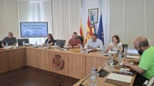 vila-real-amplia-en-un-mes-la-temporada-de-uso-de-la-piscina-del-termet-para-clubes-y-ciudadania