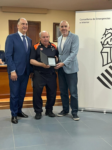 Moncofa lliura distincions de la Generalitat i homenatja Francisco Canós per 40 anys en Protecció Civil