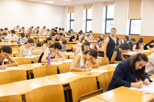 2.975 estudiantes se matriculan en la UJI para las PAU 2026