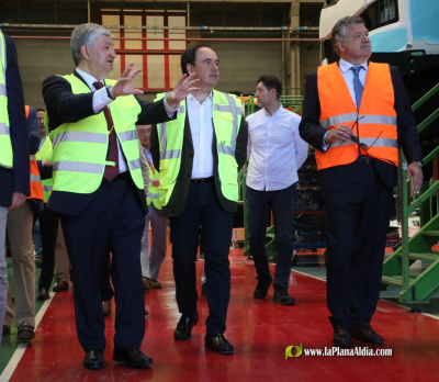 Pérez Llorca señala la apuesta del Consell por la movilidad con 22 tranvías para Metrovalencia y el TRAM d’Alacant con más plazas que mejoren el día a día de los ciudadanos