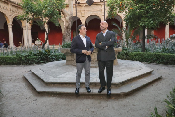 PPCV subraya la educación como base para disfrutar del arte en la presentación de la novela de Jaime de los Santos