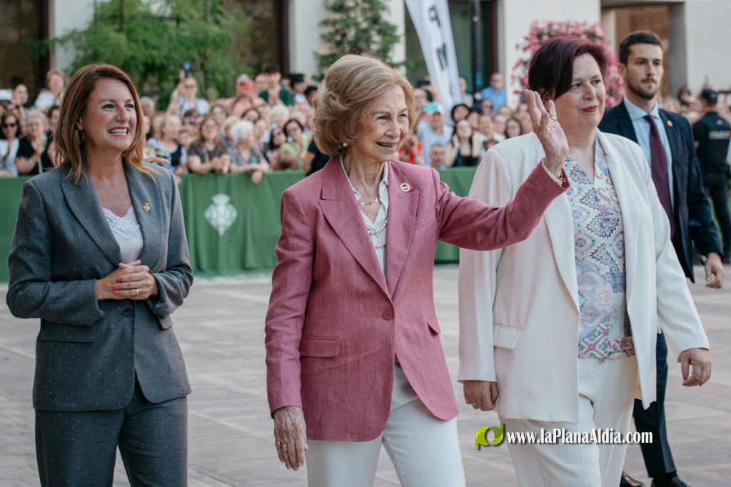 La Reina Do�a Sof�a visita Castell� i signa en el Llibre d'Honor durant el XXIX Congr�s de FESBAL