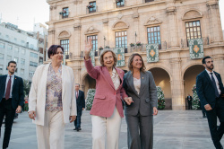 La Reina Do�a Sof�a visita Castell� i signa en el Llibre d'Honor durant el XXIX Congr�s de FESBAL