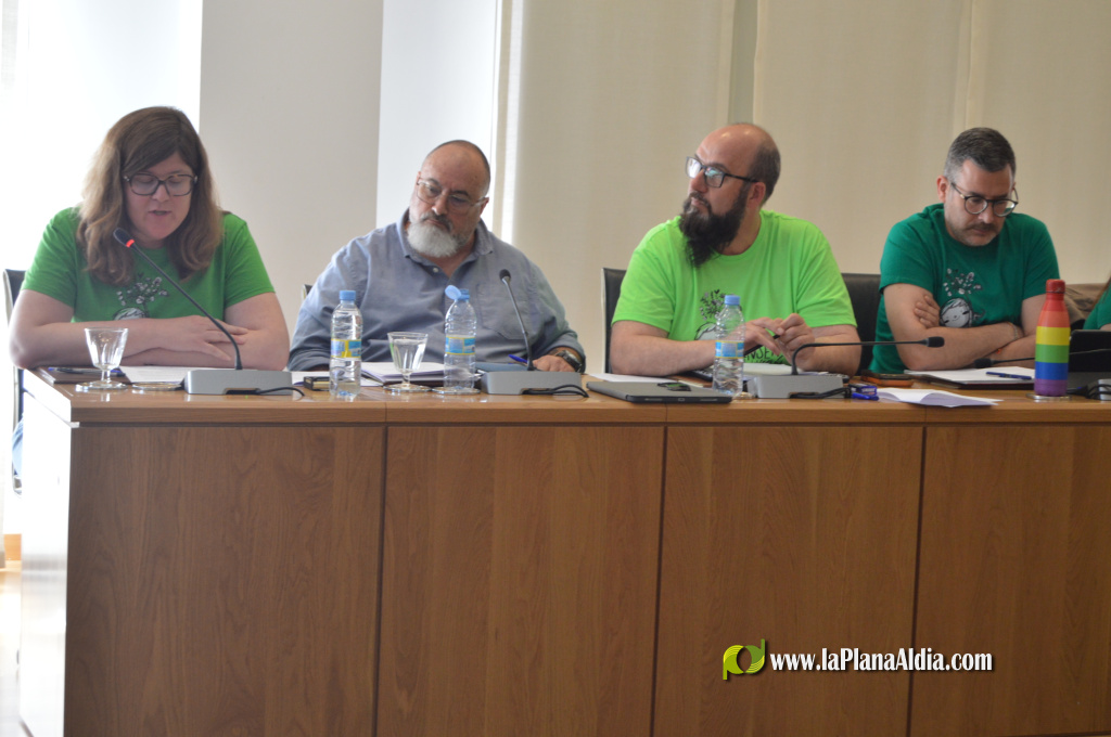 El Ple de Vila-real ha donat veu aquest dimarts als representants de l'Assemblea de Docents de Vila-real, que van acudir a la sessi� per exposar les seues reivindicacions i explicar els motius de la vaga educativa que est� a punt de culminar la tercera se