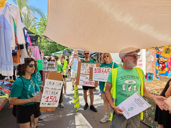 Docentes del Miquel Peris proponen reinvertir en el instituto los 50.000 euros perdidos en la huelga