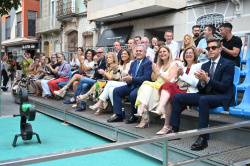 Almassora omple els carrers de tradici�, m�sica i color amb el Preg� que s'ajorn� per la pluja
