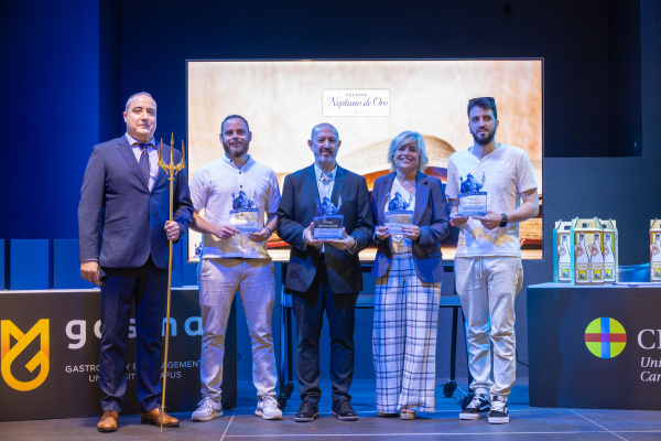 agua-de-benassal-reconoce-el-prestigio-de-la-gastronomia-valenciana-con-los-i-premios-neptuno-de-oro