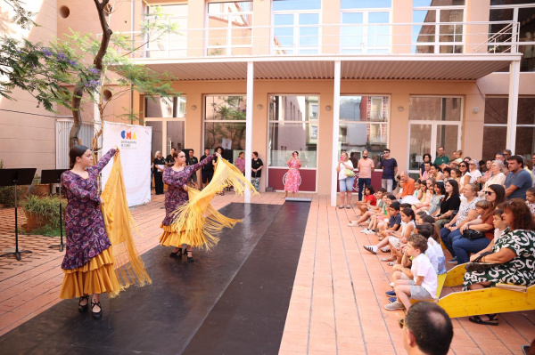 El Centre Municipal de les Arts gradúa a 27 alumnos de Jardí Artístic tras completar esta etapa de formación multidisciplinar