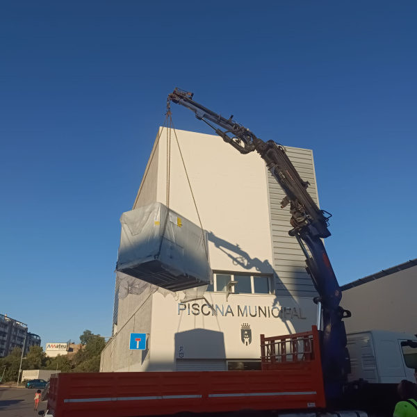 la-piscina-cubierta-de-la-vall-d-uixo-reducira-un-60-su-consumo-electrico-gracias-a-nuevas-inversiones-en-eficiencia-energetica