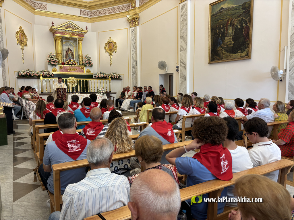 Centenars d'almassorins acompanyen a Santa Quit�ria en el seu retorn a l'ermita en una Torna marcada per la participaci�
