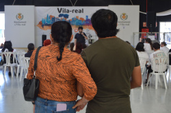 El regidor de Joventut de Vila-real, Javier L�pez, va visitar aquest cap de setmana la 12a edici� de les Jornades de l'Orgull Friki, organitzades per l'Associaci� Otakuonda al Centre de Congressos, Fires i Reunions de Vila-real, amb la col�laboraci� de l'
