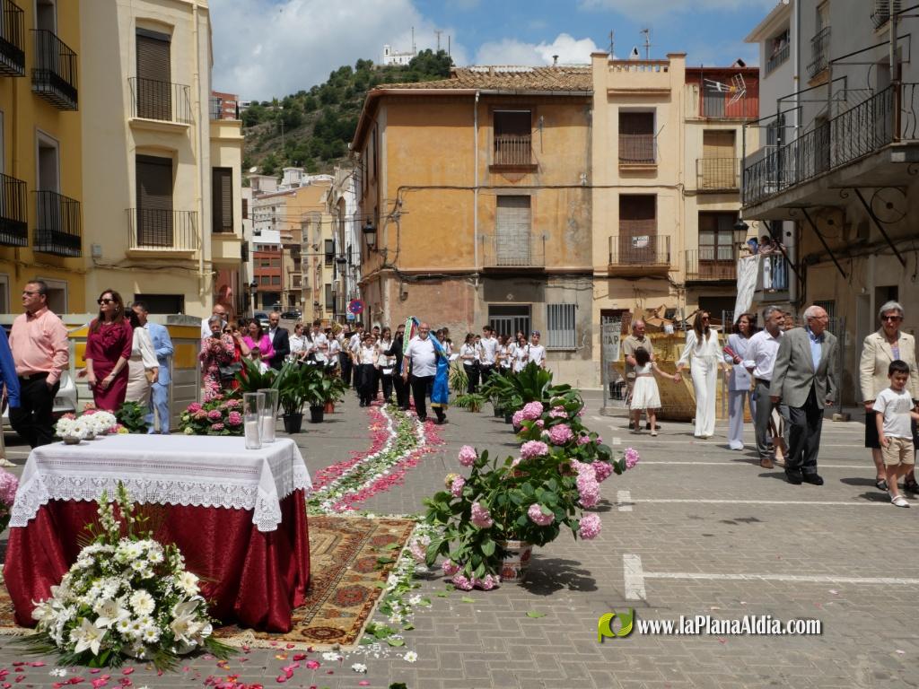 Concurrida Procesi�n del Corpus en Alcora