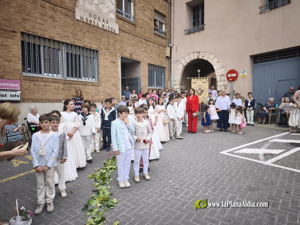 Concurrida Procesi�n del Corpus en Alcora