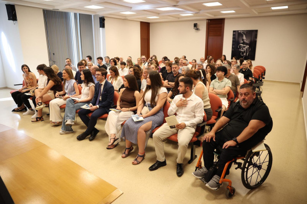 Burriana premia la excelencia académica con Becas Cañada Blanch y Premios a la Mejor Trayectoria Educativa
