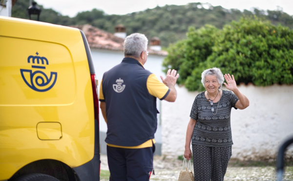 Correos facilita el acceso a servicios bancarios esenciales en Castellón a través de Correos Cash
